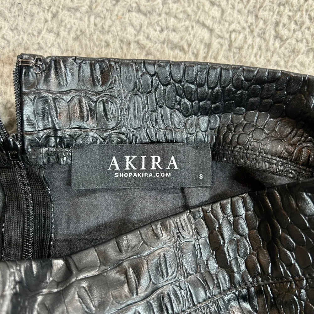 Akira‎ Black Croc Embossed Faux Leather Mini Skirt Size S Zipper Back